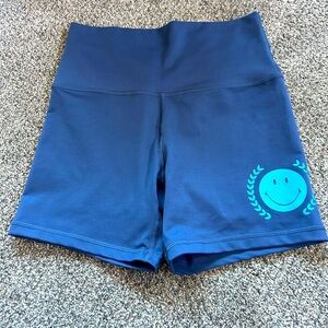 NWOT Offline by Aerie size medium 💙 Smiley Face bike shorts